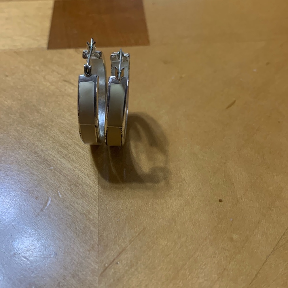 Beige and silver hoop earrings
